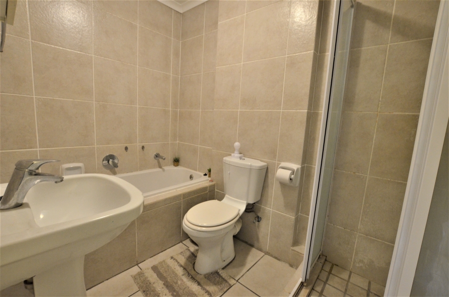 2 Bedroom Property for Sale in Fairview Golf Estate Western Cape